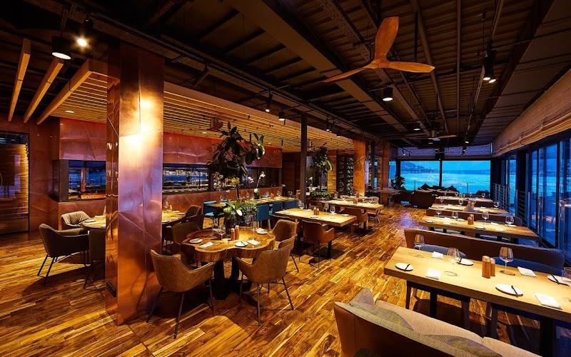 Веранда на Дніпрі — Restaurant